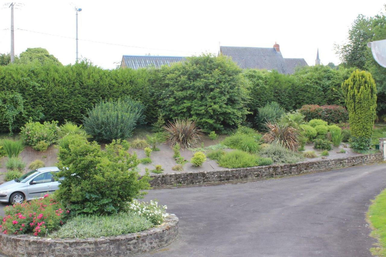 La Grande Malardiere Saint-Georges-Buttavent Buitenkant foto